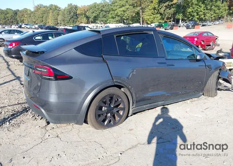 2023 Tesla Model X Dual Motor All-Wheel Drive/Standard Range z USA, uszkodzony, nr VIN 7SAXCBE59PF376507